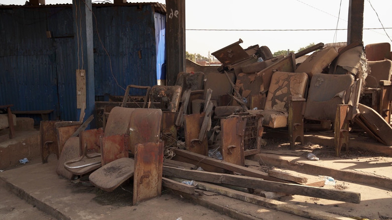The Cemetery of Cinema still 3