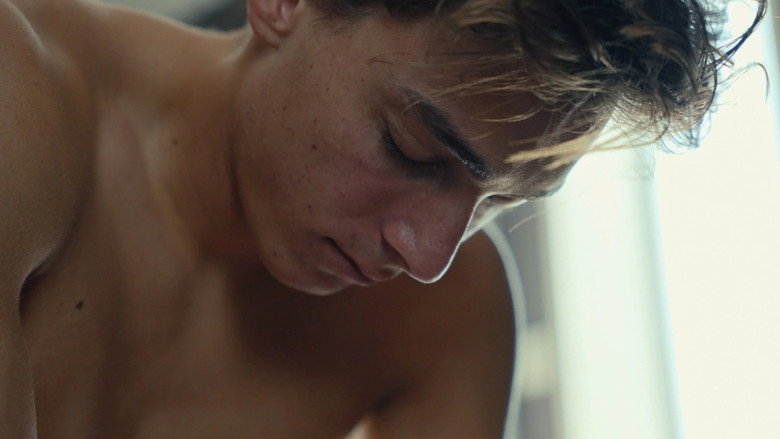 Born to Fly still 4