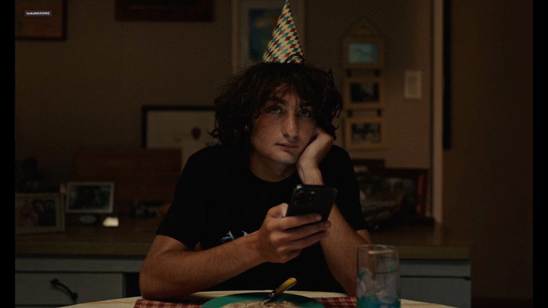 looksMAXXING still 5