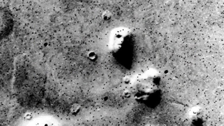 Aliens on the Moon: The Truth Exposed still 4