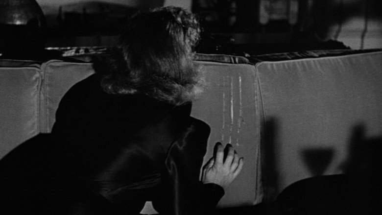 Cat People still 4