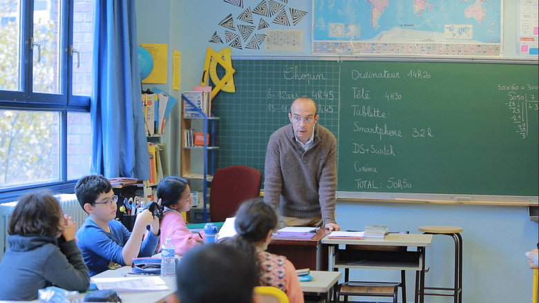 Et si on levait les yeux ? Une classe face aux écrans still 1