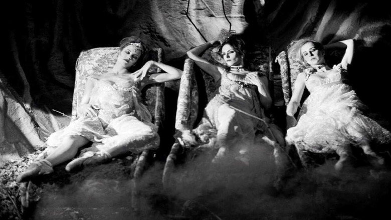 Dracula: Pages from a Virgin's Diary still 8