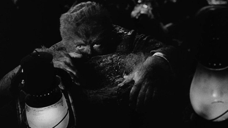 The Undying Monster still 2