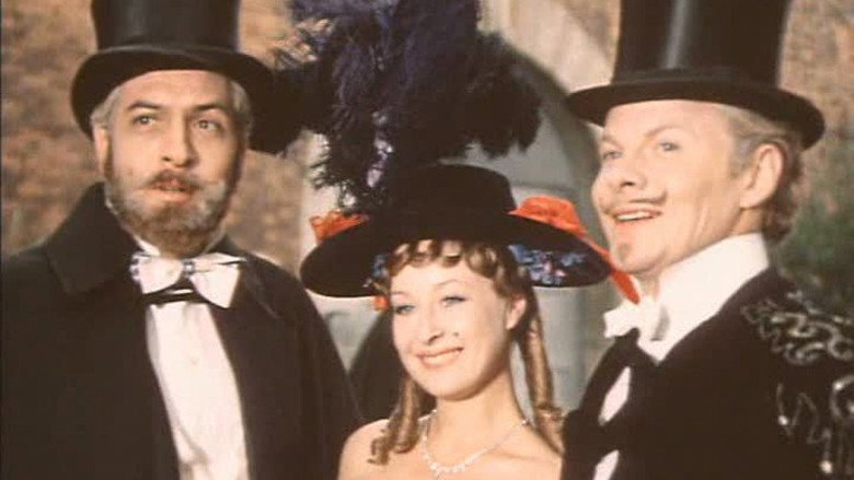 The Bat still 1