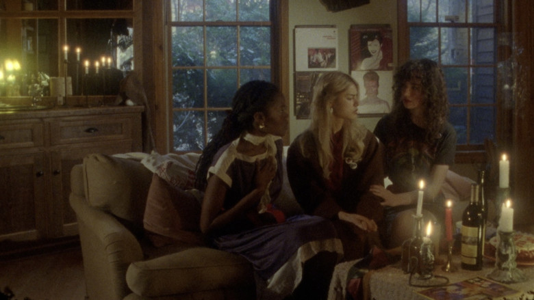 Sunday Girls still 1