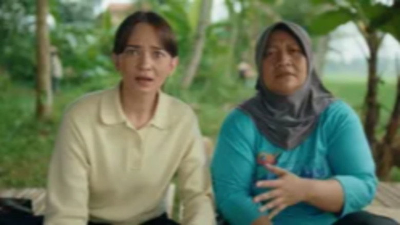 Maids to Order still 6